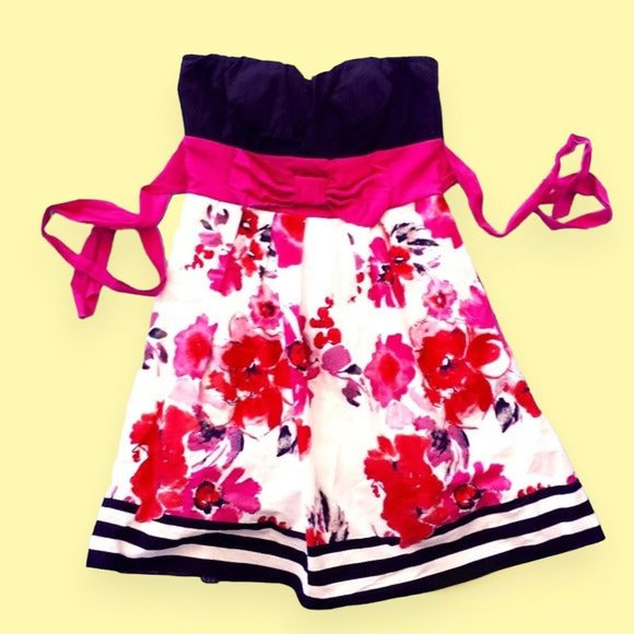 Speechless Dresses & Skirts - Beautiful Floral Cocktail Dress with Bow 3